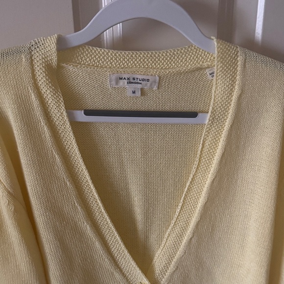 Max Studio Women’s Yellow V-Neck Cardigan Size M EUC - Picture 3 of 14